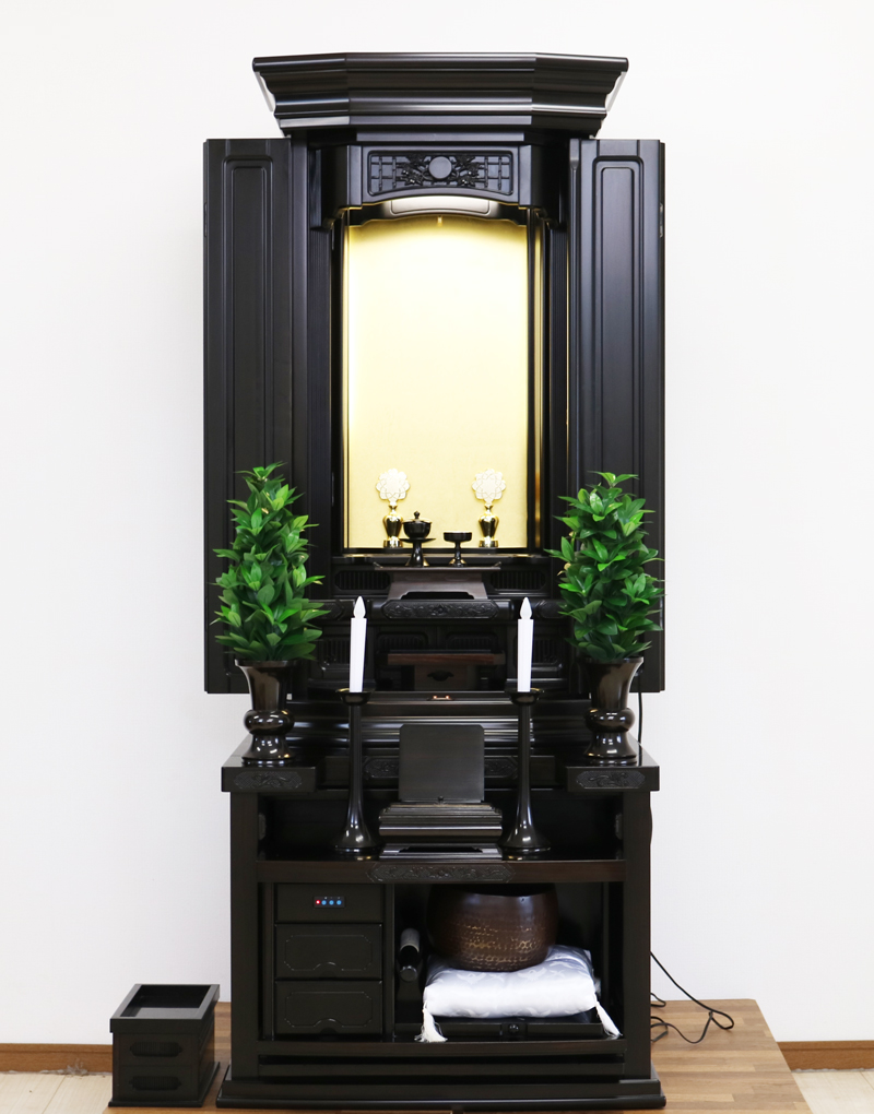 桜梅桃李.comより創価学会厨子型中古仏壇668徳島仏壇を発売いたします。黒檀でできた高級徳島の厨子型中古仏壇です。  和室・拠点に最適です。