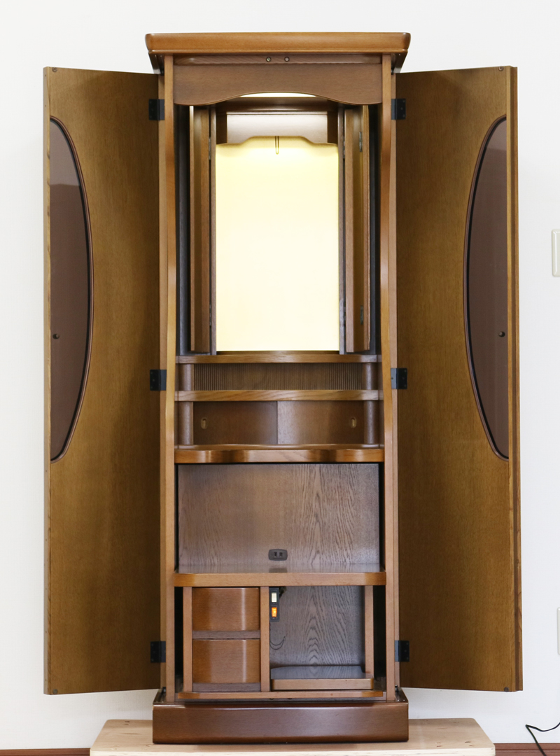  桜梅桃李.comより創価学会厨子型中古仏壇672　発売いたします。こちらのお仏壇は特装ご本尊様ご安置可能です。