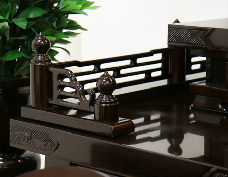 創価学会仏壇専門店桜梅桃李.comより、創価学会厨子型中古仏壇鉄刀木677徳島仏壇を発売いたします。男子部拠点・本部拠点・支部拠点・地区拠点に最適です。大型仏壇です。