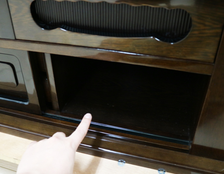 創価学会仏壇専門店桜梅桃李.comより、創価学会厨子型中古仏壇鉄刀木677徳島仏壇を発売いたします。男子部拠点・本部拠点・支部拠点・地区拠点に最適です。大型仏壇です。