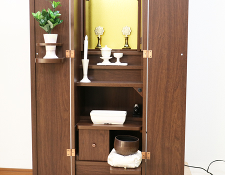 創価学会仏壇専門店桜梅桃李.comより創価学会家具調中古仏壇ニュースマイルダーク678を発売致します。