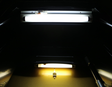 創価学会仏壇専門店桜梅桃李.comより、創価学会厨子型中古仏壇黒檀　経机付679徳島仏壇を発売いたします。男子部拠点・本部拠点・支部拠点・地区拠点に最適です。ライト二か所