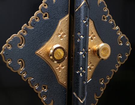 創価学会仏壇専門店桜梅桃李.comより、創価学会厨子型中古仏壇黒檀　経机付679徳島仏壇を発売いたします。男子部拠点・本部拠点・支部拠点・地区拠点に最適です。