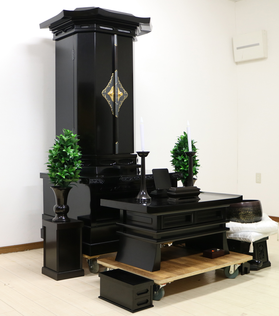 桜梅桃李では全国の創価学会員の皆様に心を込めてお仏壇をお届けしています。 お仏壇ご購入をお考えの方は、是非ご参考にされたら良いのかと思います。  〒306-0205 茨城県古河市関戸845-5　(創価学会古河文化会館となり)  車:圏央道:五霞インター下り新四号バイパスから約10分です 電車:宇都宮線古河駅　事前にご予約いただければ駅まで送り迎えいたします  フリーダイヤル:0120-7676-43 メールアドレス:info@oubaitori.com/