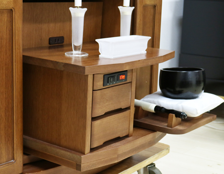 創価学会家具調仏壇 中古仏壇 桜彫 欄間 二段重ね 木の優しい空間 女子部・婦人部に大人気洋室　リビング　一人暮らし　DK　女子部　婦人部　激安　最安値　訳アリ