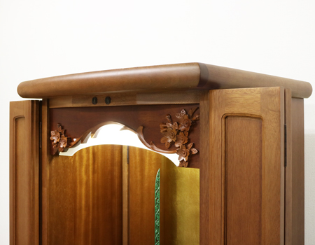 創価学会家具調仏壇 中古仏壇 桜彫 欄間 二段重ね 木の優しい空間 女子部・婦人部に大人気洋室　リビング　一人暮らし　DK　女子部　婦人部　激安　最安値　訳アリ