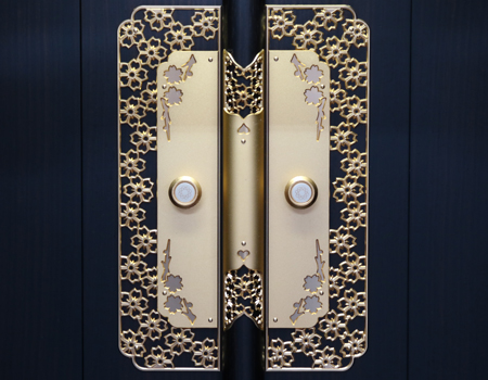 創価学会厨子型中古仏壇692 金剛堂仏具一式付き 創価学会仏壇専門店桜梅桃李.comより発売業界最安値・激安販売中です。