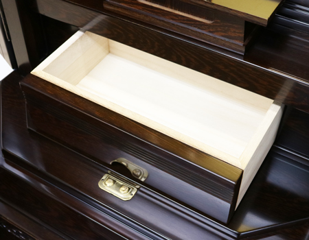 創価学会仏壇専門店桜梅桃李.comより厨子型中古仏壇694を発売いたします。会場拠点用拠点・会場・和室に最適です。男子部にも大変人気の商品となっております。ぜひお買い得なこの機会にご検討くださいませ。傷等もあまりなく、中古商品としても優良です。