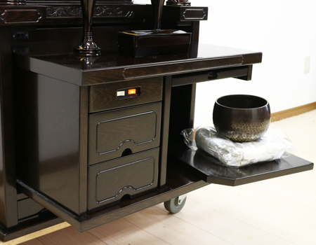 創価学会仏壇専門店桜梅桃李.comより厨子型中古仏壇694を発売いたします。会場拠点用拠点・会場・和室に最適です。男子部にも大変人気の商品となっております。ぜひお買い得なこの機会にご検討くださいませ。傷等もあまりなく、中古商品としても優良です。