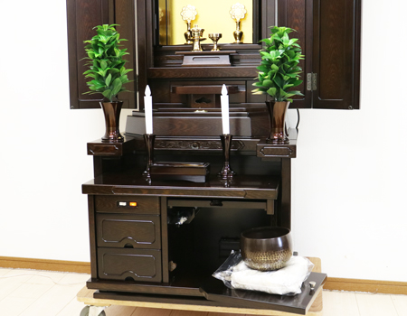 創価学会仏壇専門店桜梅桃李.comより厨子型中古仏壇694を発売いたします。会場拠点用拠点・会場・和室に最適です。男子部にも大変人気の商品となっております。ぜひお買い得なこの機会にご検討くださいませ。傷等もあまりなく、中古商品としても優良です。