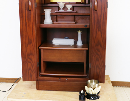 創価学会仏壇専門店桜梅桃李.comより創価学会家具調中古仏壇695手動を発売致します。