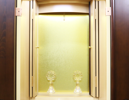 創価学会仏壇専門店桜梅桃李.comより創価学会家具調中古仏壇697リボンツートンを発売致します。