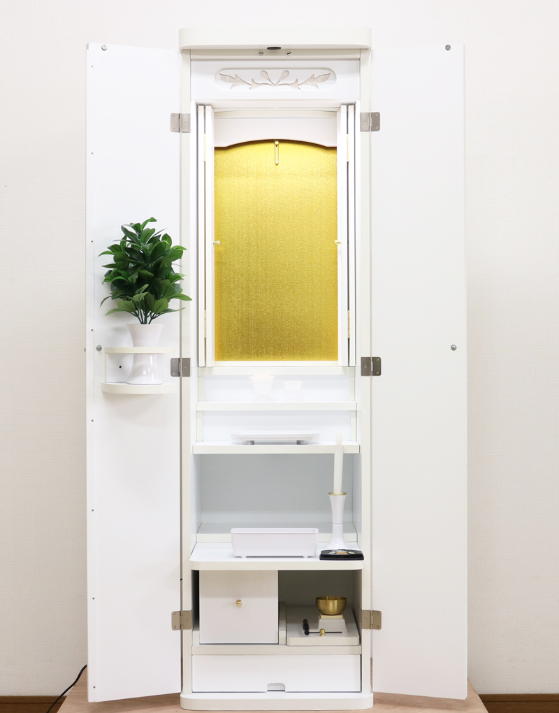 創価学会仏壇専門店桜梅桃李.comより創価学会家具調中古仏壇698ニュースマイルホワイト電動を発売致します。コンパクトでワンルームでも安心の家具調中古仏壇698です。
仏具付でお買い得となっております。

※引き出し部分にシート剥がれがございましたので補修しました。ご確認の上ご購入ください。