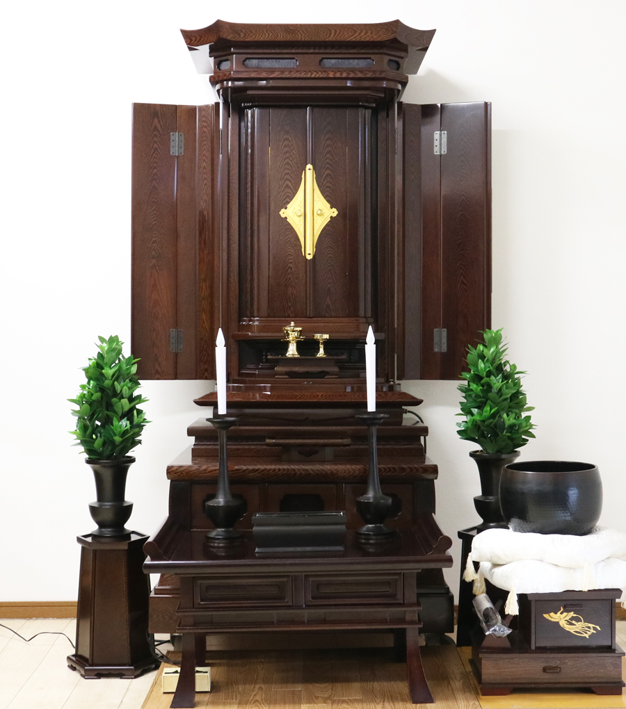 桜梅桃李.comより創価学会厨子型中古仏壇702鉄刀木電動開閉機新品を発売いたします。和室・拠点に最適です。