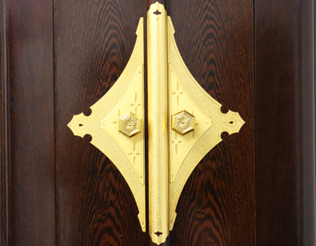 桜梅桃李.comより創価学会厨子型中古仏壇702鉄刀木電動開閉機新品を発売いたします。和室・拠点に最適です。