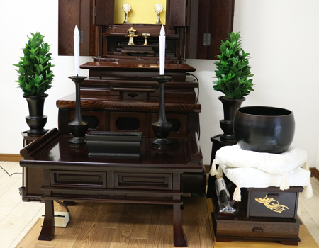 桜梅桃李.comより創価学会厨子型中古仏壇702鉄刀木電動開閉機新品を発売いたします。和室・拠点に最適です。