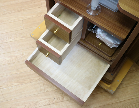 創価学会仏壇専門店桜梅桃李.comより創価学会家具調中古仏壇704を発売致します。