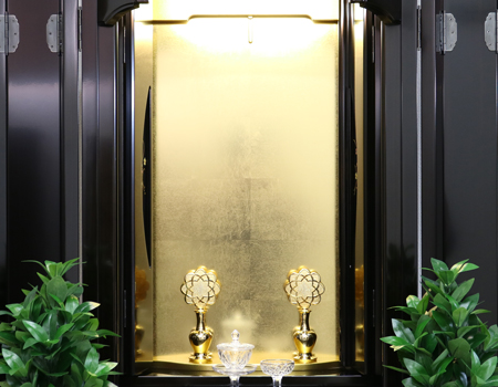 桜梅桃李では全国の創価学会員の皆様に心を込めてお仏壇をお届けしています。中古仏壇徳島製光輝く厨子