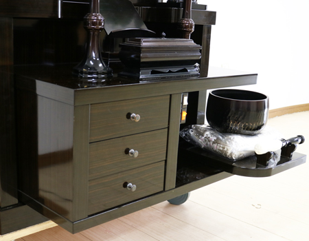 創価学会仏壇専門店桜梅桃李.comより創価学会厨子型中古仏壇713黒檀を発売致します。