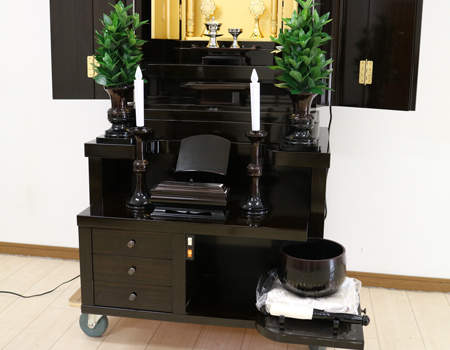 創価学会仏壇専門店桜梅桃李.comより創価学会厨子型中古仏壇713黒檀を発売致します。