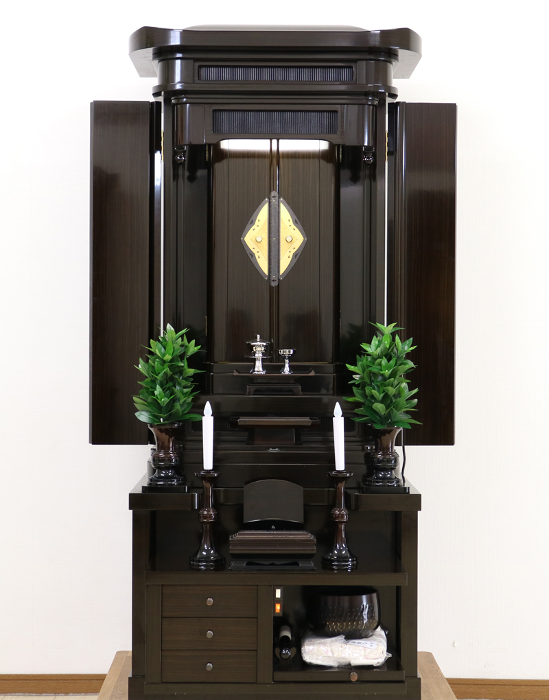創価学会仏壇専門店桜梅桃李.comより創価学会厨子型中古仏壇713黒檀を発売致します。