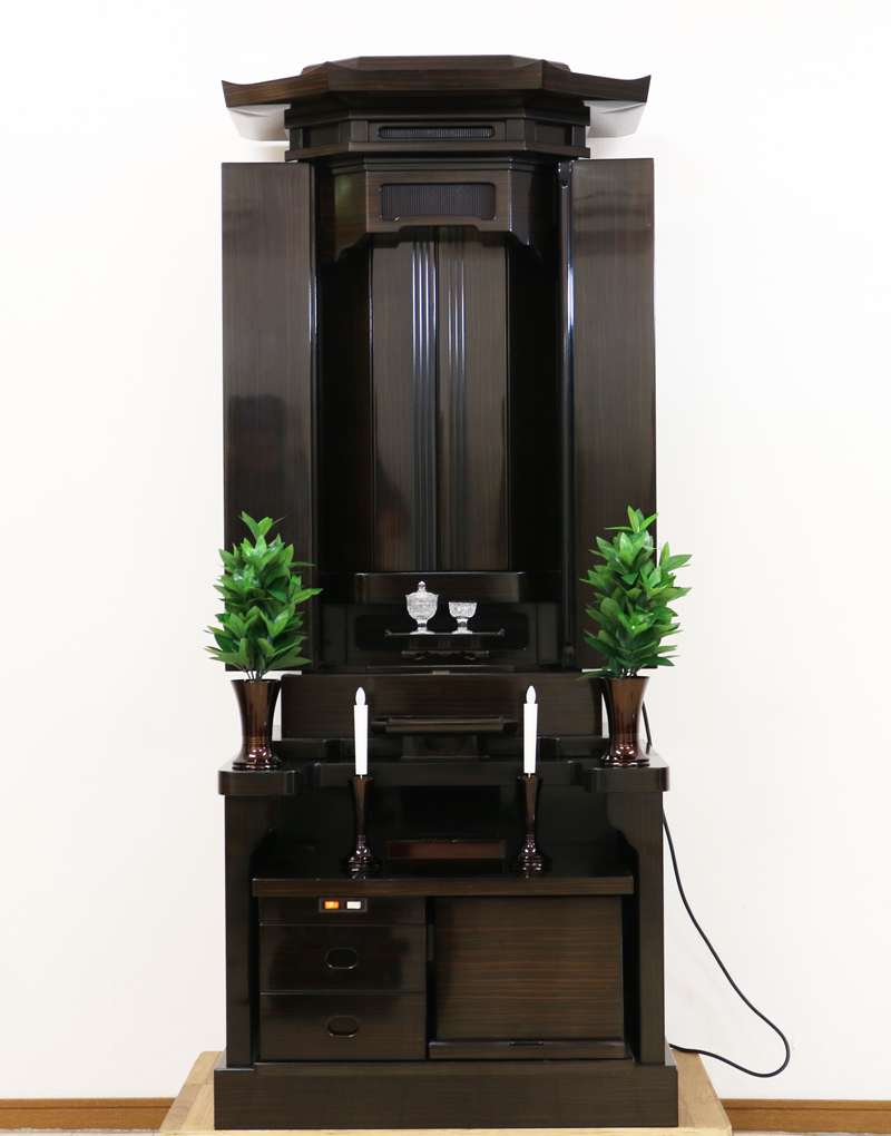 ・送料別途  ・現状引き渡し:ノークレーム・ノーリターン ・現在お使いのお仏壇をお引き取り希望の場合、処分代金・配送料金がかかります。  ・補修せずに現状引き渡しとなります。  ・返品交換不可です。よくご検討いただきましてからご購入下さい。  ※通常使用でついたと思われるうち傷が数か所ございます。  中古仏壇の為、通常使用時につきます、カスレ傷・うち傷等はございます。  神経質な方は、ご購入いただけません。  良くご検討いただきますようお願いいたします。