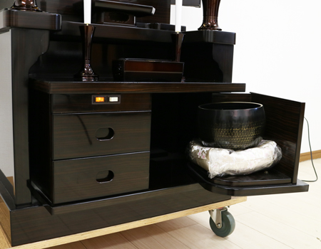 創価学会仏壇専門店桜梅桃李.comより厨子型中古仏壇718を発売いたします。収納経机と數納スライド式リン台