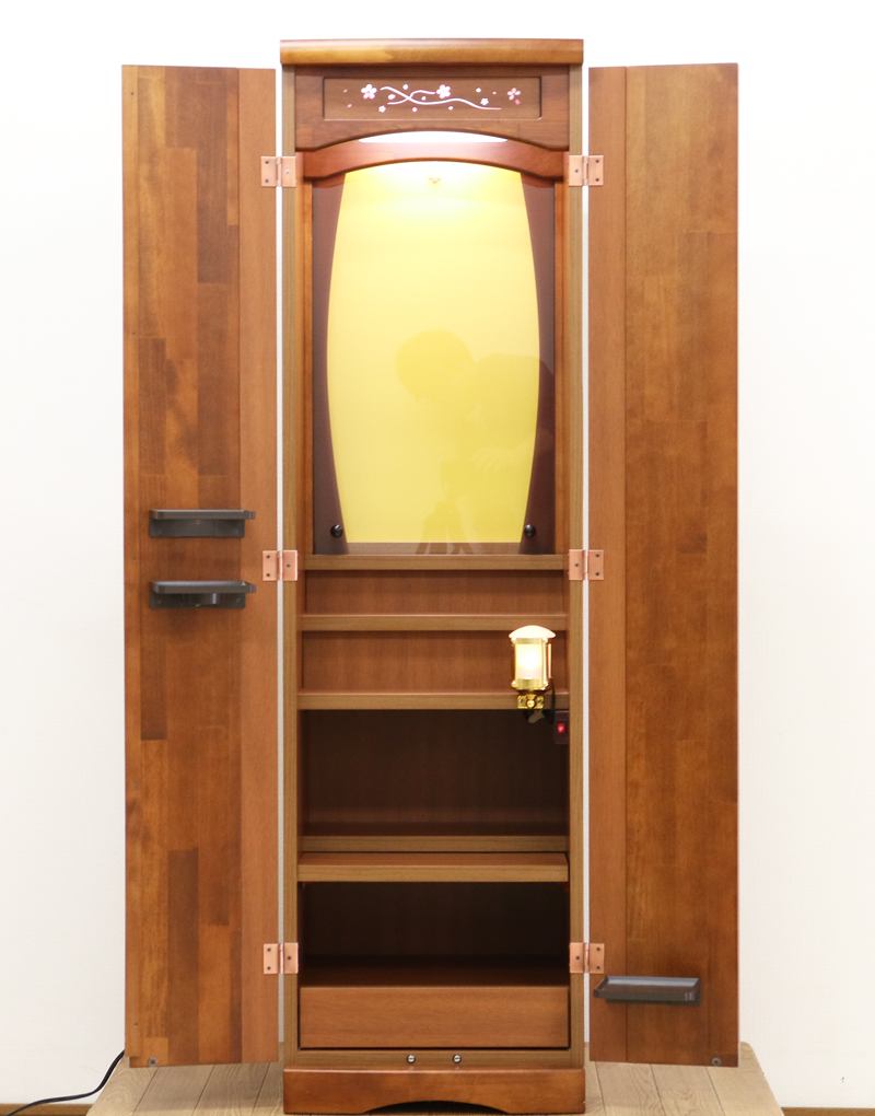 創価学会仏壇専門店桜梅桃李.comより創価学会家具調中古仏壇725アクリル厨子手動を発売致します。