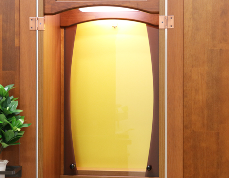 取り外し可能なアクリル厨子となっております。