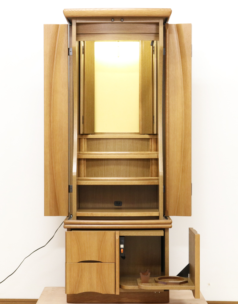 金剛堂製の二段重ねの家具調電動仏壇です。製品名 	創価学会　家具調電動中古仏壇726金剛堂製 設置 和室・洋室・拠点にも最適です 。