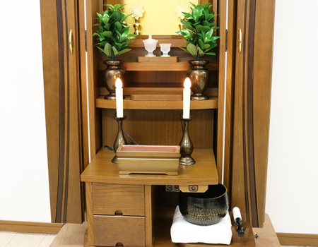 仏具ご希望のお客様には、上記写真の仏具が付属いたします。