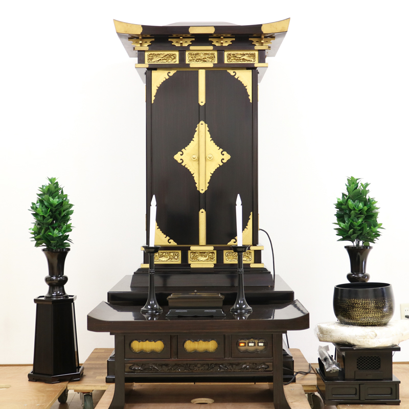 創価学会仏壇専門店桜梅桃李.comより創価学会厨子型中古仏壇731経机付きを発売致します。