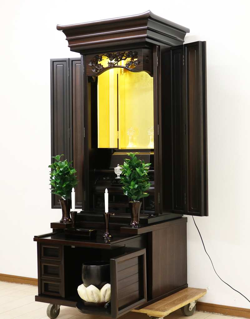 創価学会仏壇専門店桜梅桃李.comより創価学会伝統型中古仏壇732金剛堂18号黒檀正三方収納を発売致します。