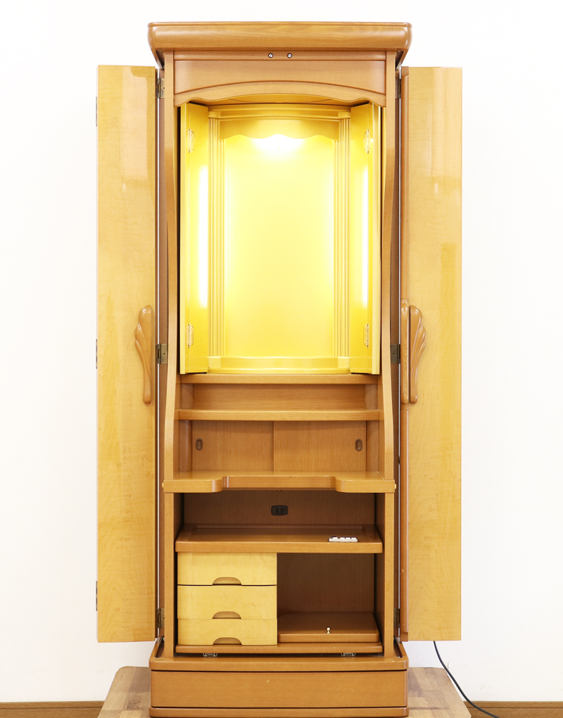 創価学会仏壇専門店桜梅桃李.comより創価学会家具調中古仏壇734アカンサスを発売致します。