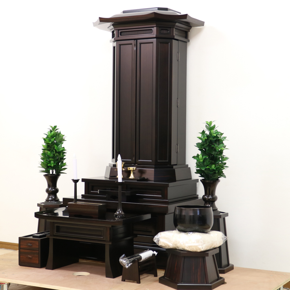 創価学会仏壇専門店桜梅桃李.comより創価学会厨子型中古仏壇734黒檀特装御本尊様御安置可能を発売致します。