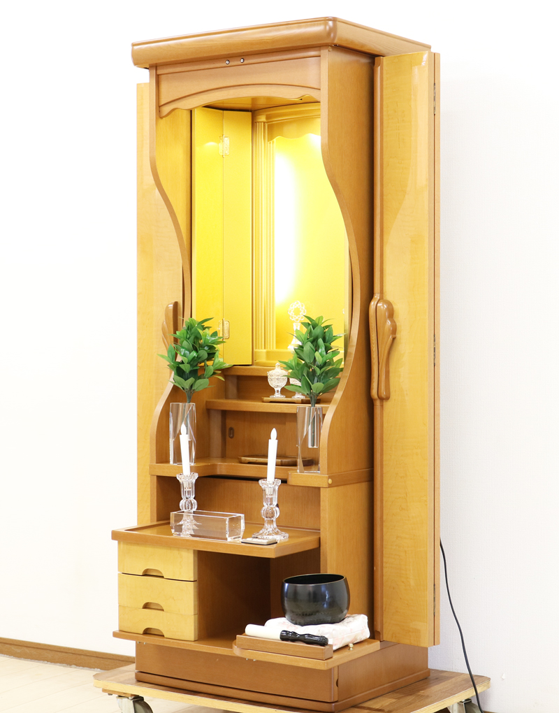 創価学会仏壇専門店桜梅桃李.comより創価学会家具調中古仏壇734アカンサスを発売致します。