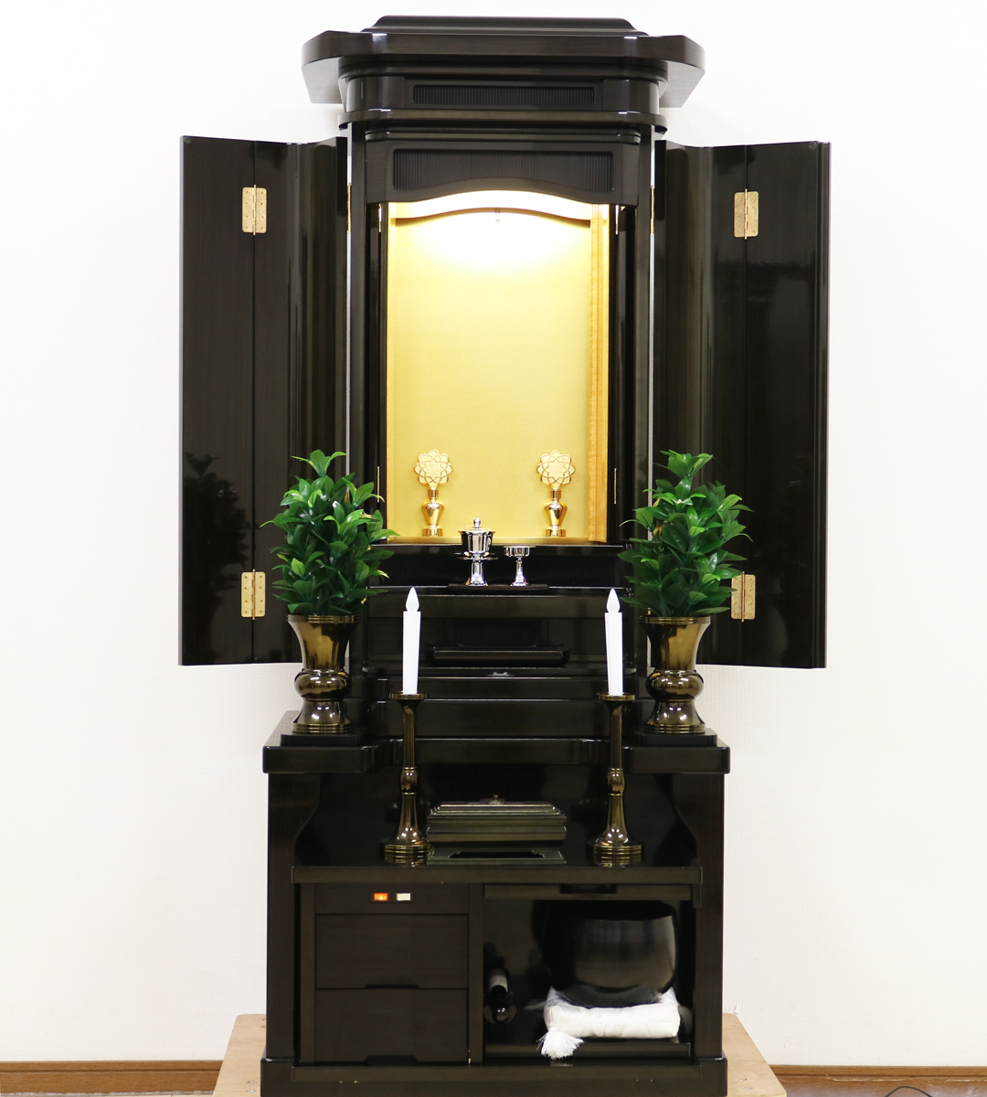 創価学会仏壇専門店桜梅桃李.comより厨子型収納中古仏壇B745を発売いたします。 こちらは経年劣化・傷白ボケがある分、格安でご提供させていただきます。 ここからスタートという方に最適です。