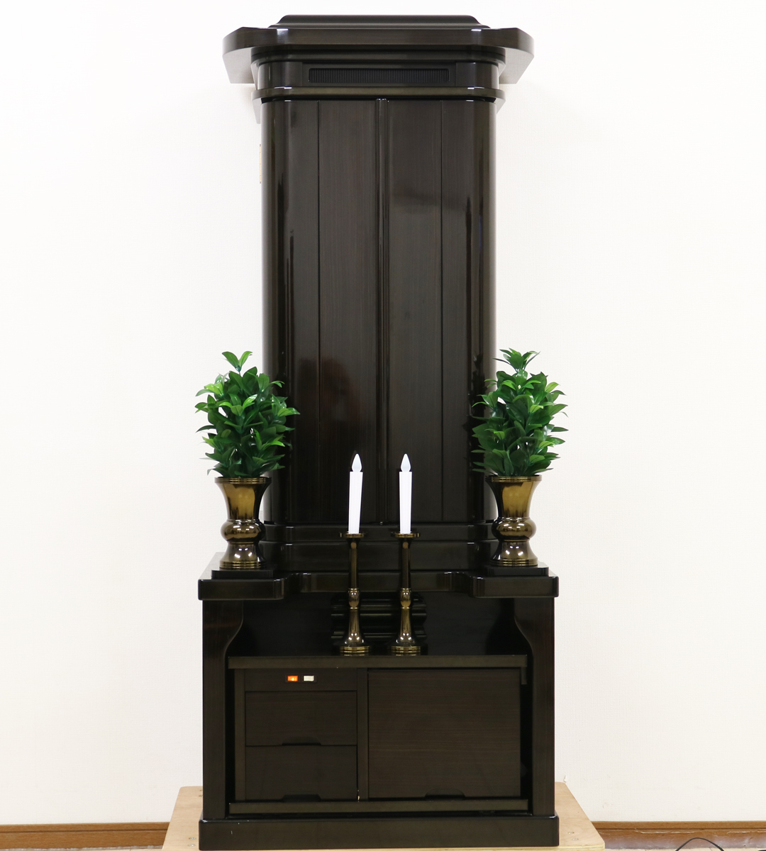 創価学会仏壇専門店桜梅桃李.comより厨子型収納中古仏壇B745を発売いたします。 こちらは経年劣化・傷白ボケがある分、格安でご提供させていただきます。 ここからスタートという方に最適です。