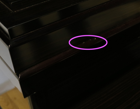 黒檀色の金剛堂製中古厨子型仏壇です。お求めやすいお値段となっております。B級仏壇の為よくご確認の上ご購入ください。3500円　格安　激安　最安値 製品名 	創価学会家具調中古仏壇　BK001　【金剛堂製】設置 	和室も最適です種別 	収納厨子型仏壇サイズ仏壇全体:高162cm x 64cm x 奥行き51cm厨子内寸:47cm x 30cm扉を開いた際の横幅:105cm経机引き出した際の最大奥行:約79cm材質 	MDF・黒檀シート貼り機能 	自動扉・照明灯・引き出し2箇所・特装ご本尊様ご安置可能