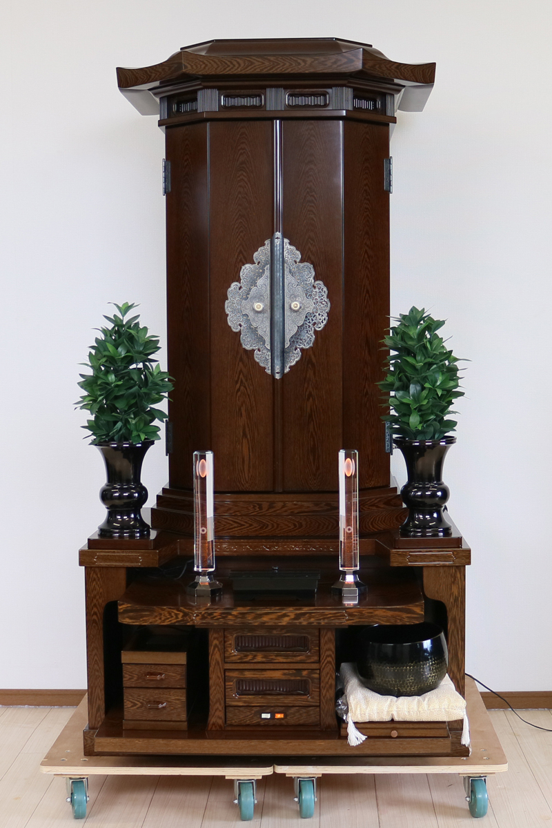 創価学会 本格厨子型中古仏壇 561「大河 収納経机型タガヤサン」定価￥2450,000- 創価学会仏壇専門店桜梅桃李.com 地区拠点個人会館に最適激安最安値仏具一式付き 創価学会仏壇専門店桜梅桃李.comより発売業界最安値・激安販売中です。拠点・個人会館・地区拠点・支部拠点・本部拠点に最適和室男子部拠点に