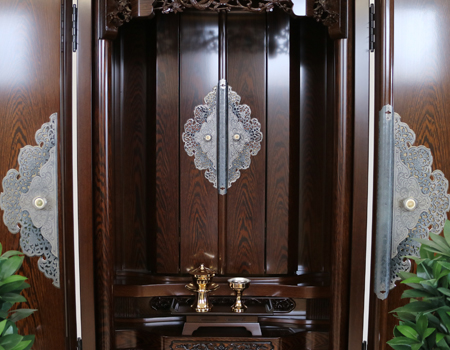 創価学会 本格厨子型中古仏壇 561「大河 収納経机型タガヤサン」定価￥2450,000- 創価学会仏壇専門店桜梅桃李.com 地区拠点個人会館に最適激安最安値仏具一式付き 創価学会仏壇専門店桜梅桃李.comより発売業界最安値・激安販売中です。拠点・個人会館・地区拠点・支部拠点・本部拠点に最適和室男子部拠点に