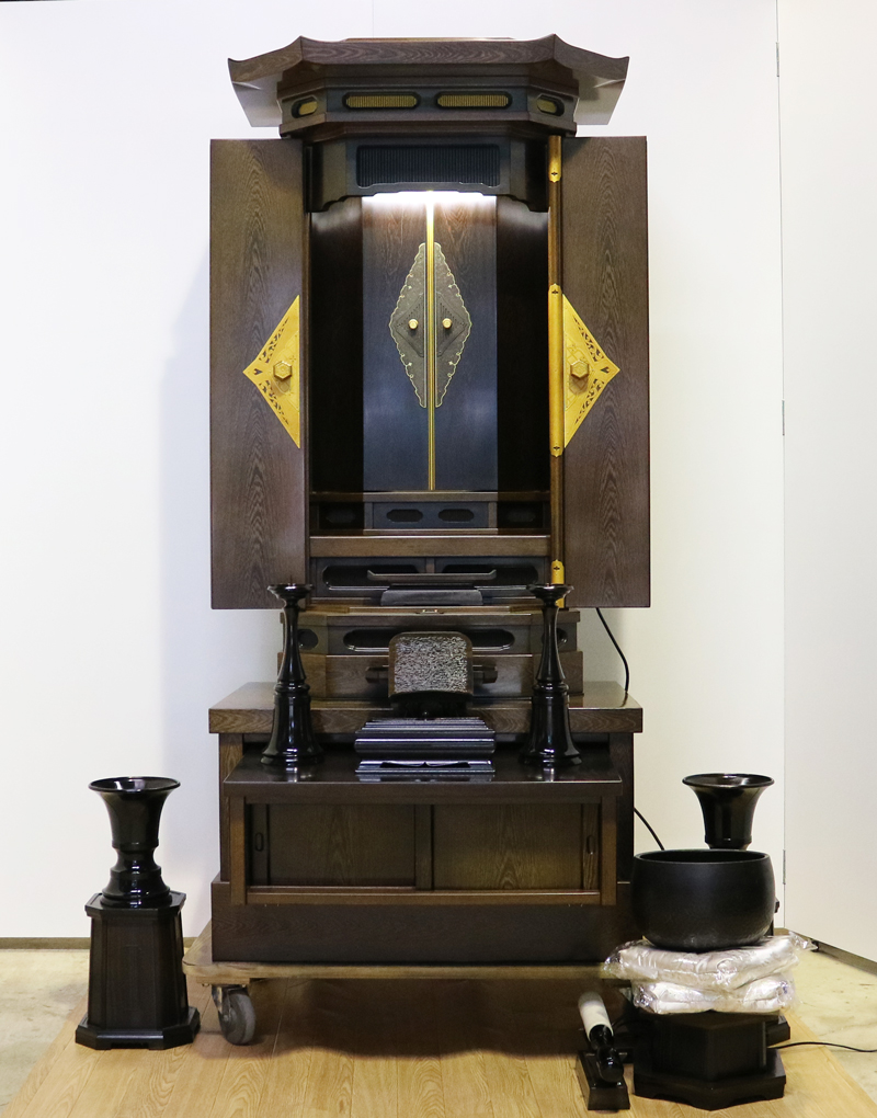 創価学会仏壇専門店桜梅桃李.comよりKB008鉄刀木を発売いたします。会場拠点用拠点・会場・和室に最適です。ぜひお買い得なこの機会にご検討くださいませ。