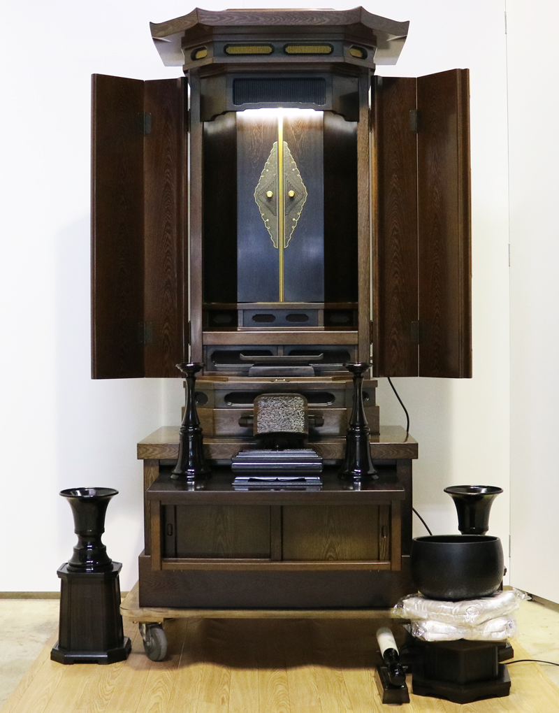 創価学会仏壇専門店桜梅桃李.comよりKB008鉄刀木を発売いたします。会場拠点用拠点・会場・和室に最適です。ぜひお買い得なこの機会にご検討くださいませ。