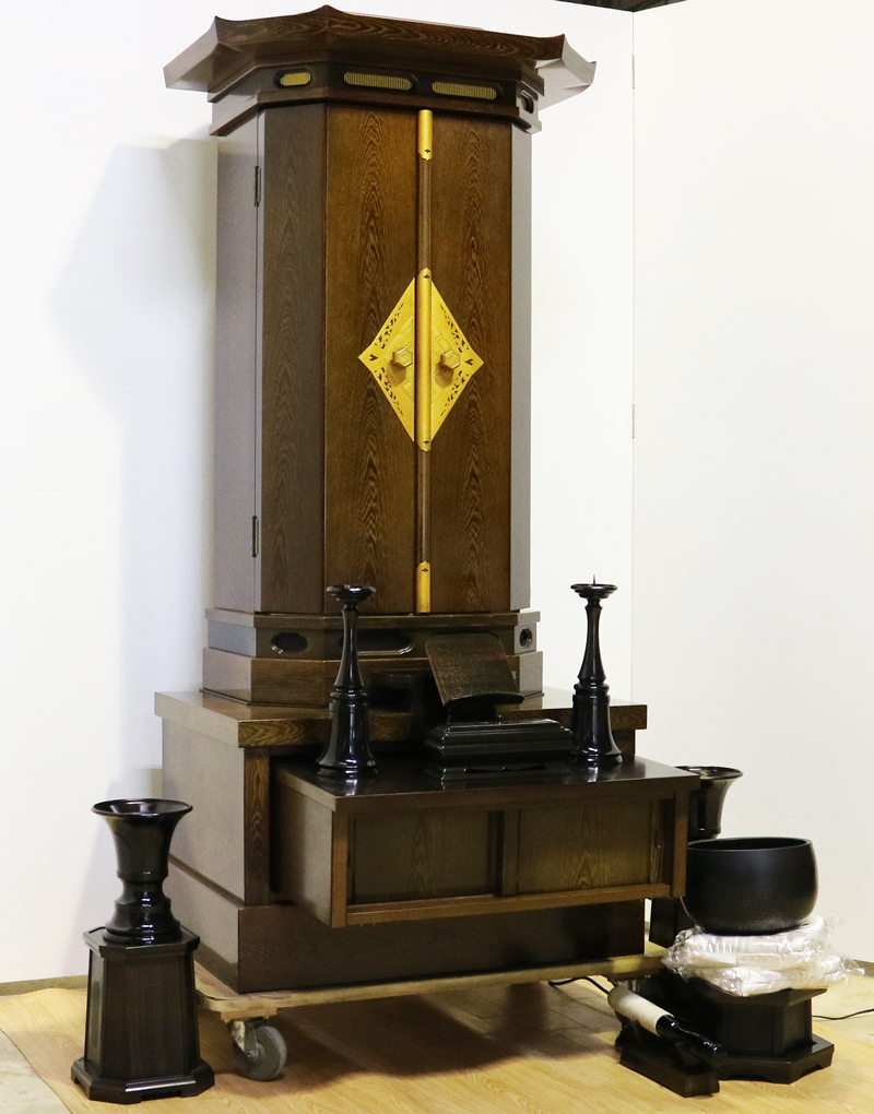 創価学会仏壇専門店桜梅桃李.comよりKB008鉄刀木を発売いたします。会場拠点用拠点・会場・和室に最適です。ぜひお買い得なこの機会にご検討くださいませ。