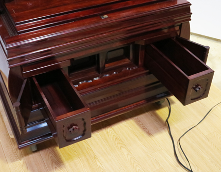 創価学会仏壇専門店桜梅桃李.comよりKB009紫檀を発売いたします。会場拠点用拠点・会場・和室に最適です。ぜひお買い得なこの機会にご検討くださいませ。