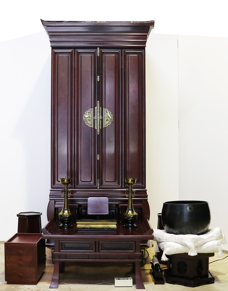 創価学会仏壇専門店桜梅桃李.comよりKB009紫檀を発売いたします。会場拠点用拠点・会場・和室に最適です。ぜひお買い得なこの機会にご検討くださいませ。