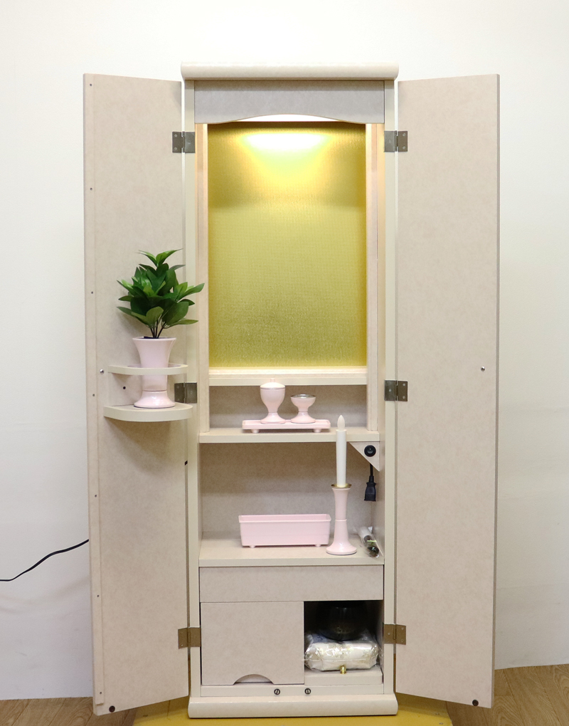 創価学会アウトレット展示品訳アリ仏壇家具調仏壇スマートピンク　独立リン・引き出し二箇所・進学・一人暮らし・新生活にぜひご検討ください。新婚・引っ越し・新居にもおすすめです。創価大学入学や、創価女子短期大学入学のお祝いに、女子部に大人気のお仏壇