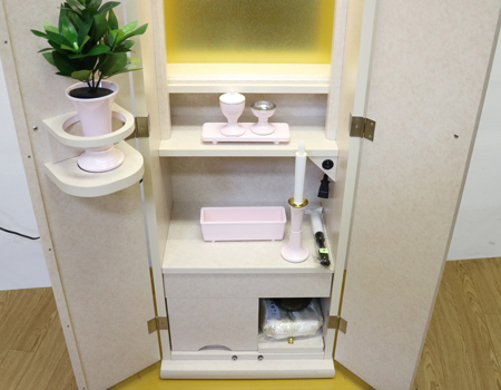 創価学会アウトレット展示品訳アリ仏壇家具調仏壇スマートピンク　独立リン・引き出し二箇所・進学・一人暮らし・新生活にぜひご検討ください。新婚・引っ越し・新居にもおすすめです。創価大学入学や、創価女子短期大学入学のお祝いに、女子部に大人気のお仏壇