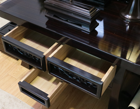 創価学会仏壇専門店桜梅桃李.comより黒檀厨子型中古仏壇経机付k007発売いたします。  経机・花台・リン台付きで、本格的なお仏壇となります。 