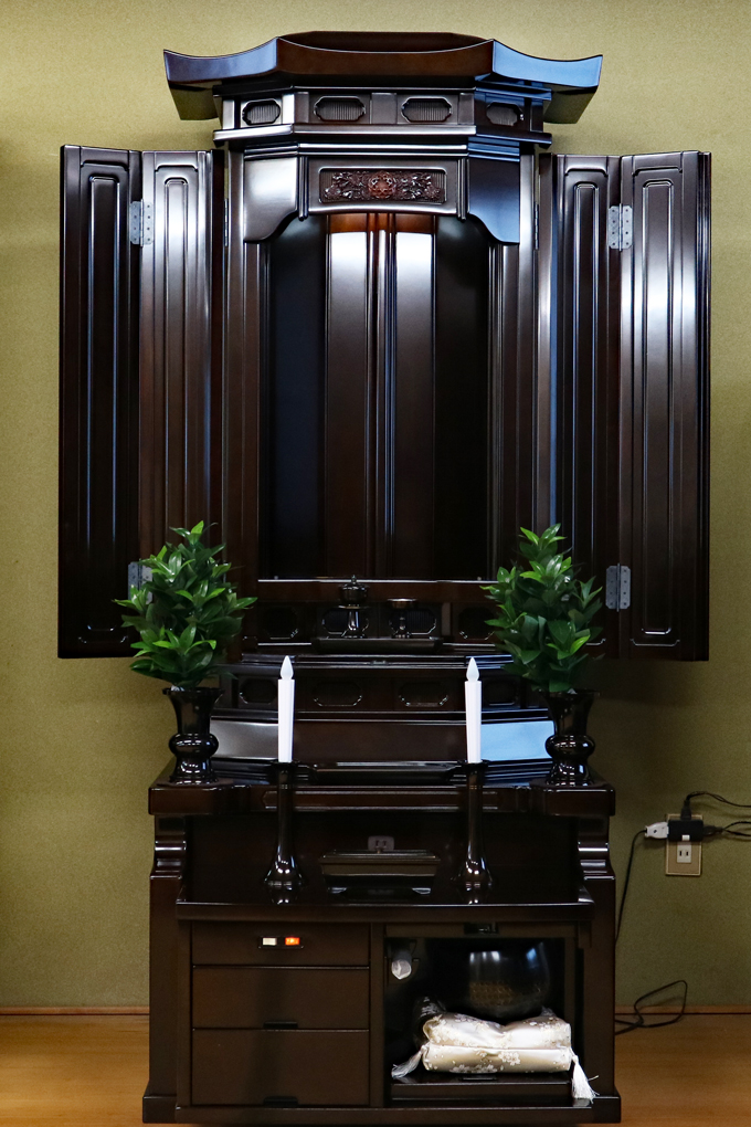 創価学会仏壇専門店桜梅桃李.comより創価学会厨子型中古仏壇N001紫檀全塗装済みを発売致します。